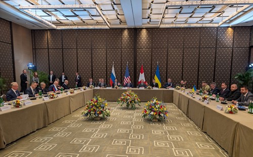 Russia says it continues talks with Ukraine - ảnh 1