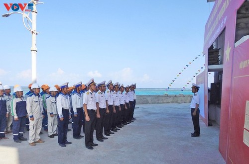 Election Day brings festival atmosphere nationwide  - ảnh 18