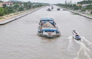 Quốc hội thảo luận dự thảo Luật sửa đổi, bổ sung một số điều của Luật giao thông đường thủy nội địa  - ảnh 1