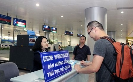 Việt Nam sớm xem xét phương án, lộ trình miễn visa - ảnh 1