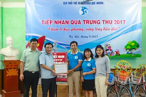 Tiếp nhận quà Trung thu 2017 “Chăm lo hậu phương - Vững lòng biển đảo” - ảnh 10