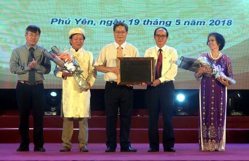 Phú Yên đón Bằng UNESCO công nhận bài chòi là Di sản văn hóa phi vật thể đại diện nhân loại - ảnh 1