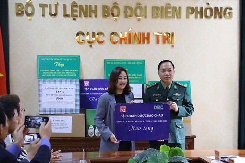 Kiều bào và doanh nhân trao tặng thiết bị y tế cho tỉnh Vĩnh Phúc và bộ đội biên phòng - ảnh 2