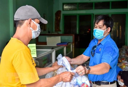 Khởi động chương trình “Tấm lòng mùa dịch, san sẻ yêu thương” hỗ trợ người dân Thành phố Hồ Chí Minh  - ảnh 1