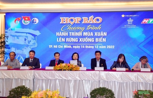 Trao giải cuộc thi “Tìm hiểu về biển, đảo Việt Nam và 40 năm Công ước Liên hợp quốc về Luật Biển năm 1982” - ảnh 3