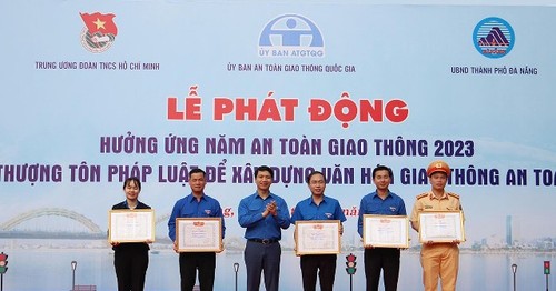 Phát động hưởng ứng Năm an toàn giao thông 2023 - ảnh 1