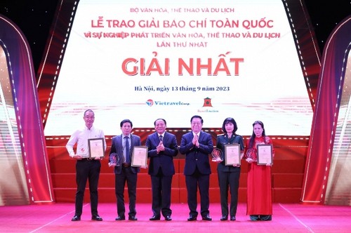 Trao giải báo chí toàn quốc “Vì sự nghiệp phát triển Văn hóa, Thể thao và Du lịch” lần thứ nhất - ảnh 1