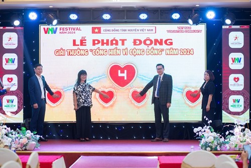 Lễ Tôn vinh và trao Giải thưởng “Cống hiến vì Cộng đồng” năm 2024 - ảnh 1