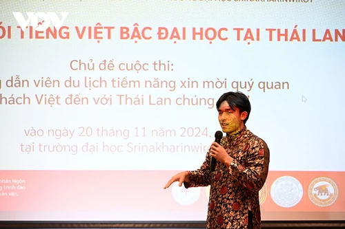 Sinh viên Thái Lan thi nói tiếng Việt trong ngày nhà giáo - ảnh 4