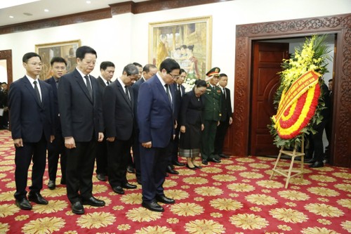 Đại sứ quán Lào tại Việt Nam mở sổ tang, tổ chức lễ viếng Đồng chí  Khamtay Siphandone - ảnh 2