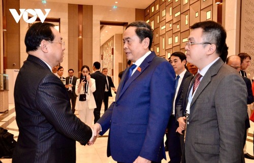 Chủ tịch Quốc hội Trần Thanh Mẫn tiếp Chủ nhiệm Ủy ban Đối ngoại Quốc hội Lào - ảnh 1