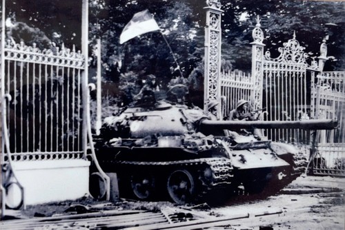 Đại thắng mùa Xuân 1975: nền tảng để đất nước bước vào kỷ nguyên mới - ảnh 1