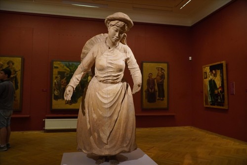 75 năm quan hệ Việt Nam-Nga: Triển lãm tranh “Thầy-Trò: Giai điệu một con đường“ - ảnh 1