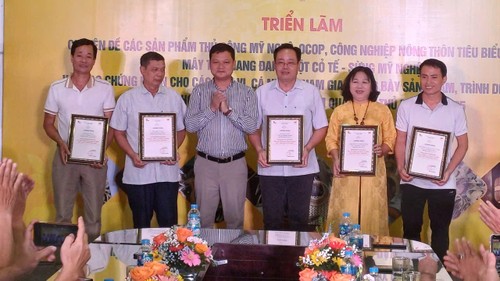 Hà Nội trưng bày, quảng bá các sản phẩm thủ công mỹ nghệ, OCOP  - ảnh 2