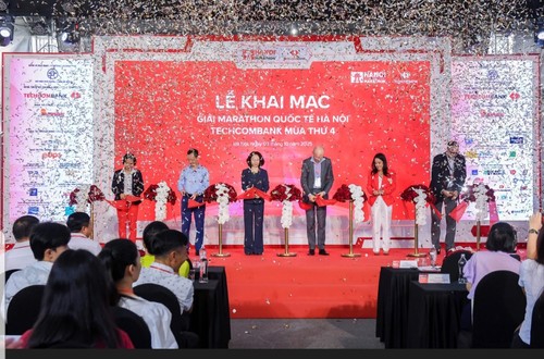 Giải Marathon Quốc tế Hà Nội Techcombank mang thông điệp “Bước chạy vì một Việt Nam vượt trội” - ảnh 1