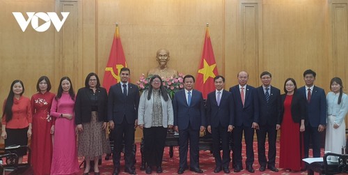 Thúc đẩy hợp tác đào tạo, bồi dưỡng cán bộ Việt Nam – Venezuela - ảnh 1