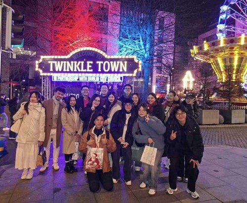 Người Việt ở nước ngoài đón Giáng sinh và năm mới: cảm xúc và hy vọng - ảnh 2