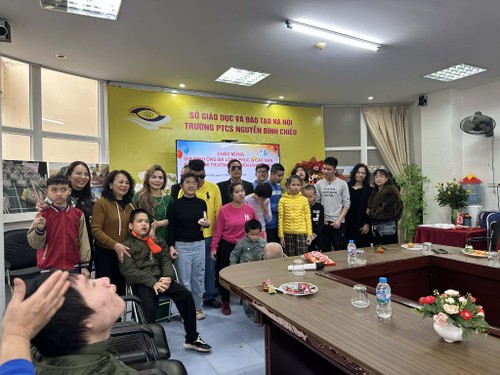 Những tấm lòng nhân ái quan tâm tới các em nhỏ có hoàn cảnh đặc biệt - ảnh 3