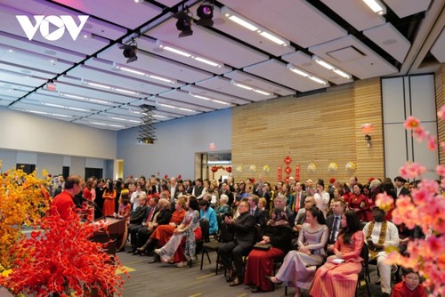 Kiều bào tham dự Tết cộng đồng tại Mỹ - ảnh 2