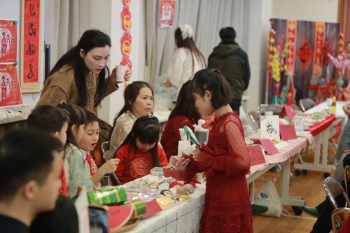 Hội chợ Xuân gắn kết cộng đồng, lan tỏa tiếng Việt tại Osaka - ảnh 3