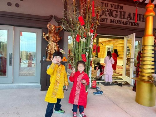 Người Việt trẻ ở nước ngoài tự hào giới thiệu văn hóa Việt Nam	 - ảnh 1