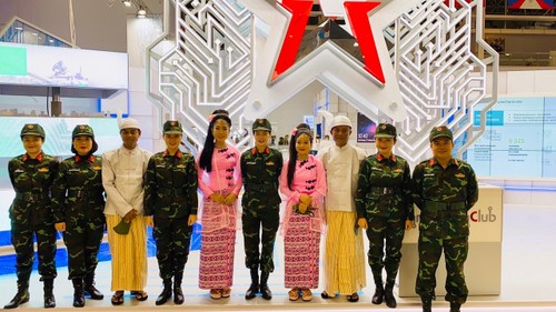 Певец Чинь Фыонг: «Солдат с микрофоном» популяризует вьетнамскую культуру среди международных друзей  - ảnh 2