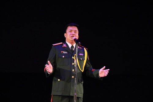 Певец Чинь Фыонг: «Солдат с микрофоном» популяризует вьетнамскую культуру среди международных друзей  - ảnh 1