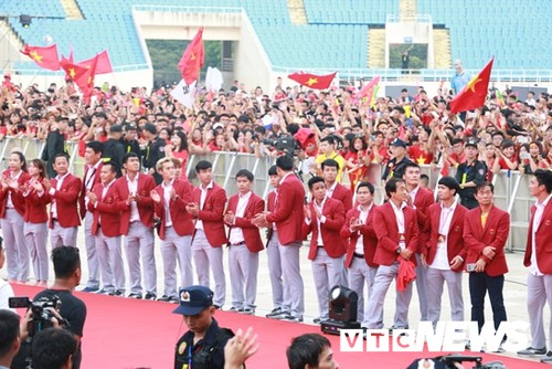 Khoảnh khắc ấn tượng lễ vinh danh những 'người hùng' ASIAD 2018 tại sân vận động Mỹ Đình - ảnh 11