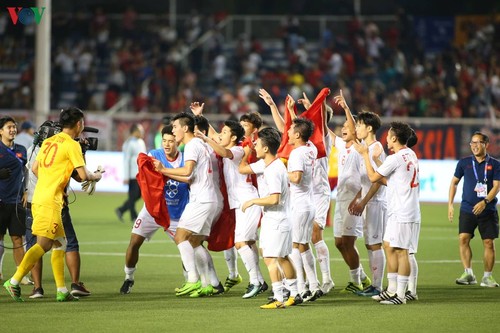 Cận cảnh: U22 Việt Nam ăn mừng cảm xúc sau khi giành HCV SEA Games 30 - ảnh 2