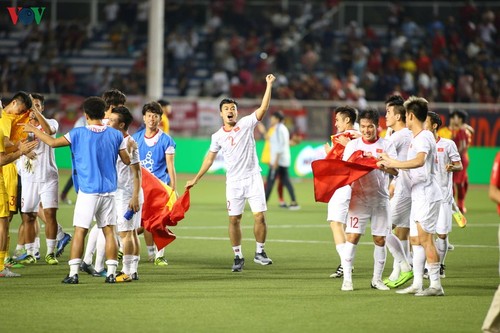 Cận cảnh: U22 Việt Nam ăn mừng cảm xúc sau khi giành HCV SEA Games 30 - ảnh 5