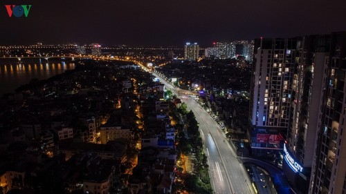 Ngắm Hà Nội buổi tối từ trên cao trong thời gian cách ly xã hội - ảnh 5