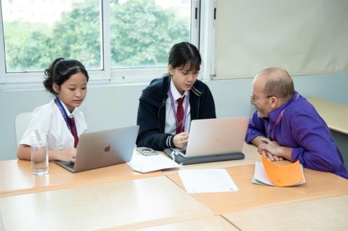 Hack-O-day 2024 - Sandbox Tech Club đoạt giải Nhất cuộc thi về công nghệ và kinh doanh cho học sinh phổ thông toàn quốc - ảnh 2