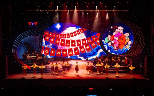 Khi tiếng ca trẻ thơ ngân vang với Đảng vẹn toàn niềm tin yêu - ảnh 1