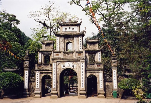 Hanoi dispuesto para mayor fiesta budista en pagoda Huong - ảnh 1