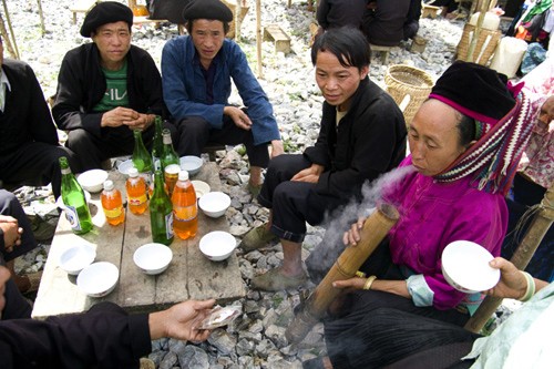 Característico bazar de animales domésticos de Ha Giang - ảnh 5