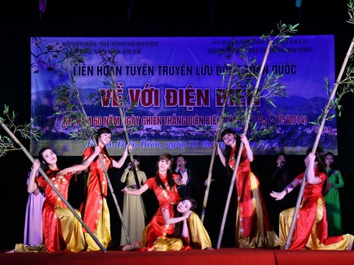 Siguen veladas “Peregrinación artística a Dien Bien Phu” - ảnh 1