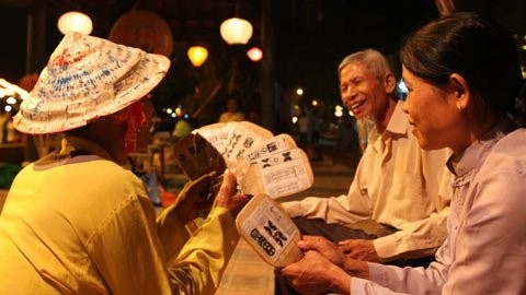 Escuchar el “bai choi” en Hoi An - ảnh 3