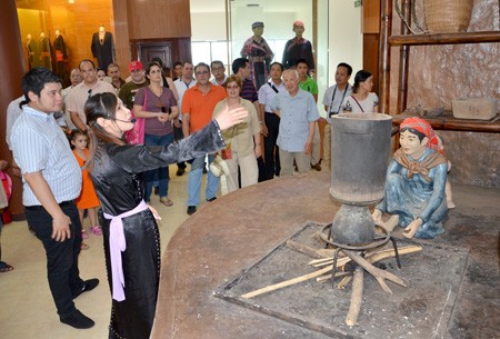 Conmemoran en base revolucionaria de Vietnam Día de la Rebeldía Cubana - ảnh 1