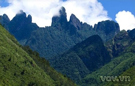 Hoang Lien Son - la cordillera famosa de la provincia Lao Cai - ảnh 2