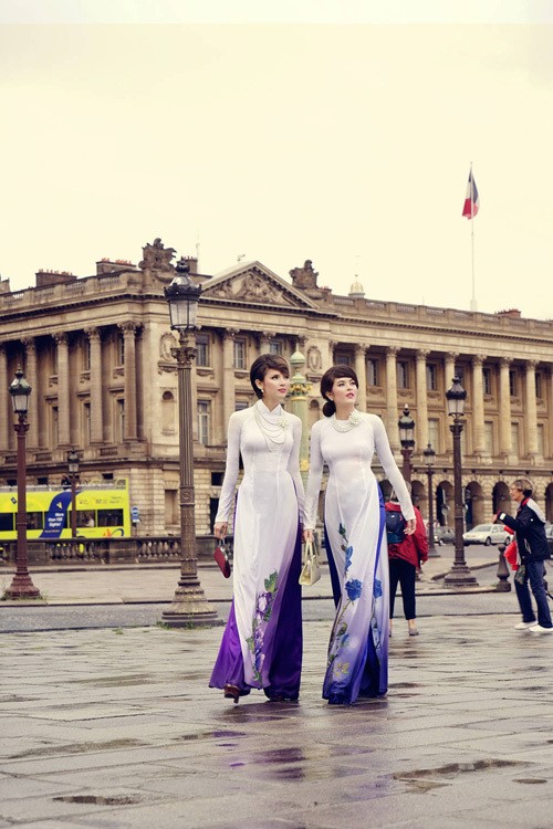 Túnica tradicional de Vietnam en calles parisinas  - ảnh 6