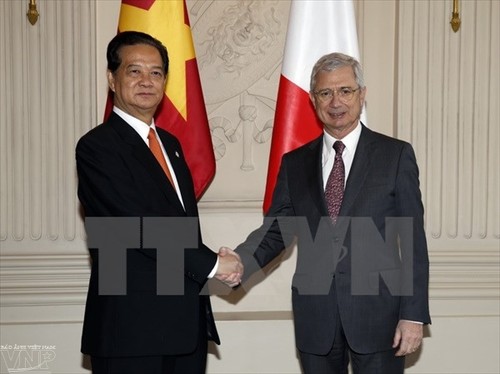 Actividades del primer ministro de Vietnam en Francia - ảnh 1