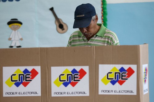 Alianza opositora gana las elecciones parlamentarias en Venezuela - ảnh 1