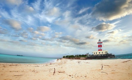 Los faros iluminan siempre el archipiélago de Truong Sa - ảnh 2