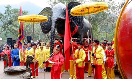 Fiestas primaverales en el Norte de Vietnam - ảnh 2