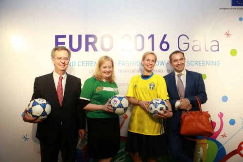 Celebran una Gala sobre la Eurocopa 2016 en Hanoi - ảnh 1