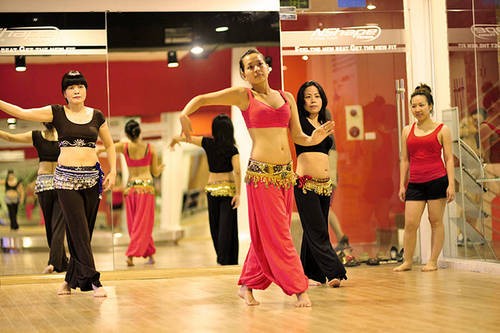 La tendencia del bellydance en Hanoi - ảnh 1