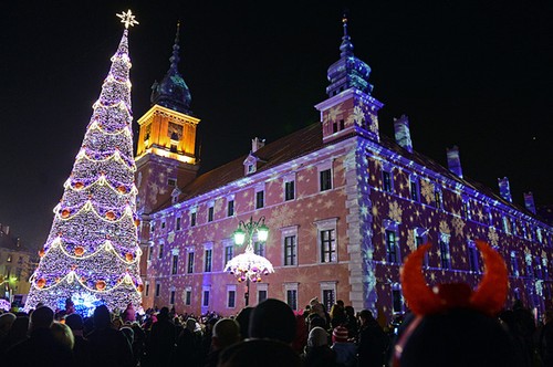 Festejos por la Navidad en el mundo  - ảnh 1