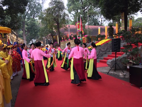 Rinden homenaje a antepasados en la Ciudadela Real Thang Long-Hanoi - ảnh 1