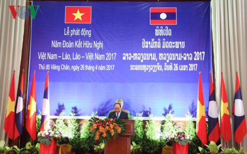 Vietnam y Laos ponen en marcha Año de la Amistad y Solidaridad 2017 - ảnh 1