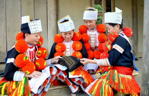 Ancestral culto de la etnia Dao Rojo a hadas protectoras de niños - ảnh 1